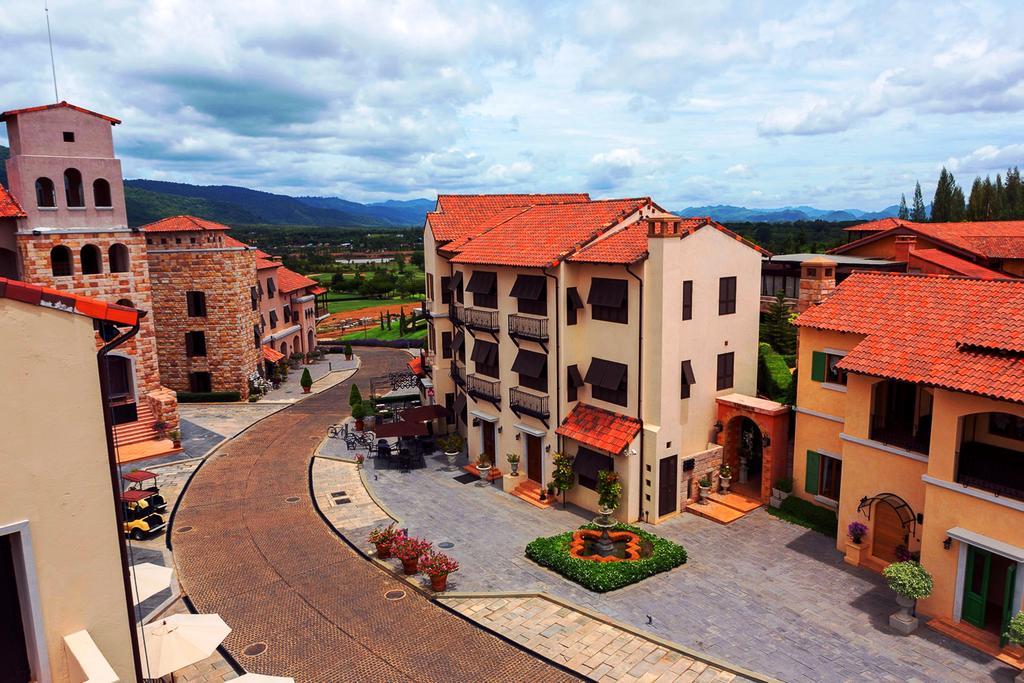 Toscana Town Square Suites Mu Si Exterior photo